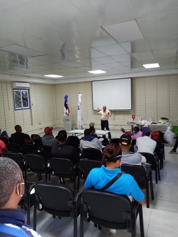 El Instituto Dominicano del Café (INDOCAFE) imparte Taller sobre Manejo Integrado de Plagas de Café con énfasis en Broca