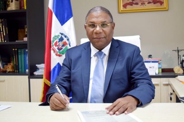 El Director Ejecutivo del Instituto Dominicano del Café, ingeniero Marino Suárez Jorán, felicitó al Instituto Agrario Dominicano en sus 56 aniversarios y a todos los parceleros, en el día nacional de la Reforma Agraria.