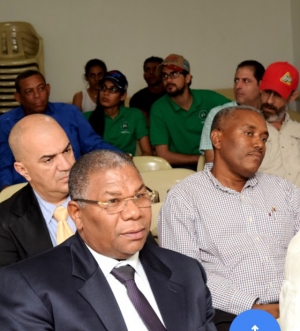 Director de (INDOCAFE) asiste a charla.