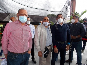 Director INDOCAFE asiste al Acto Cosecha Cafetalera con el Ministro de Agricultura y Subdirector T&eacute;cnico de la Instituci&oacute;n