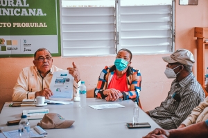 Director Ejecutivo de INDOCAFE visita a productores y supervisa vivero