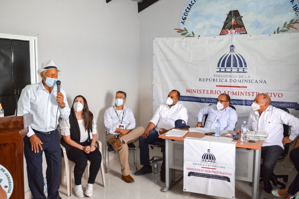 INDOCAFE y Ministerio Administrativo de la Presidencia realizan encuentro en la Vega con Caficultores