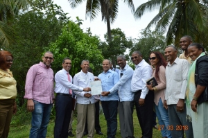 LOS DIRECTORES DE INDOCAFE Y FEDA, REALIZAN VISITA COMPARTIDA EN HATILLO DE SAN CRISTOBAL PARA CUMPLIR INSTRUCCIONES DEL PRESIDENTE