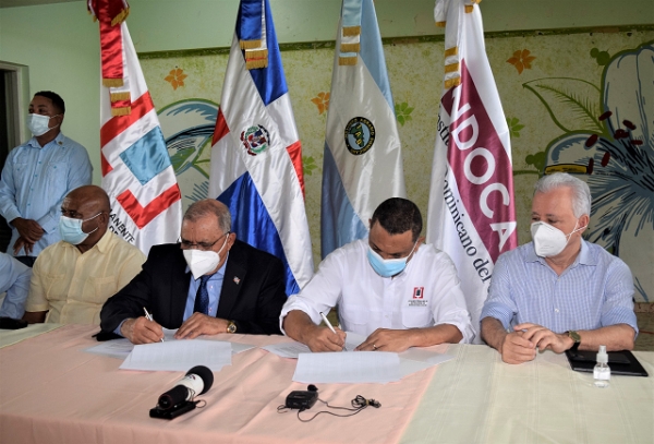 INDOCAFE y la Comisión Permanente de Titulación de Terrenos del Estado firman acuerdo de colaboración a favor de zonas cafetaleras