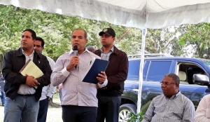 Director INDOCAFE  acompa&ntilde;a al se&ntilde;or presidente de la Rep&uacute;blica Dominicana, licenciado Danilo Medina y al director del Fondo Especial para el Desarrollo Agropecuario (FEDA) a su visita sorpresa numero (200)