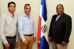 DIRECTOR RECIBE VISITA DE PRODUCTORES SAN JOSE DE LAS MATAS