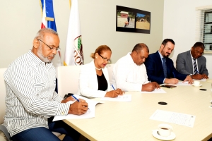Firman Convenio Interinstitucional para crear Ruta de Caf&eacute; en Bonao